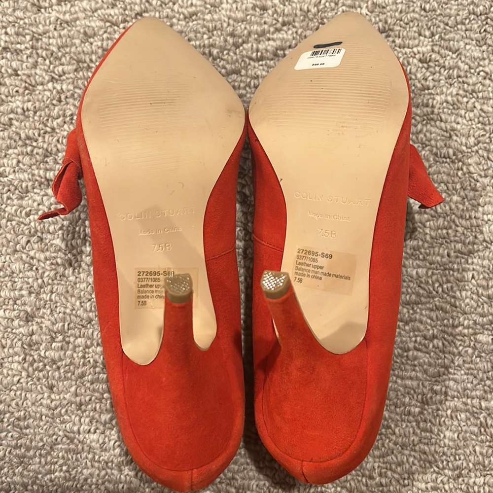 Colin Stuart red suede heels, size 7.5 with removable/moveable bow NEW! - Picture 5 of 7